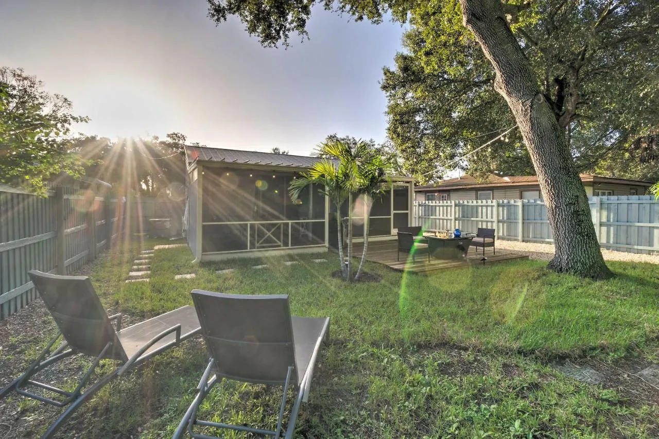 Holiday home Charming Vacation Close To Downtown! *