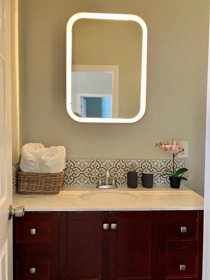 House Near Downtown, Golfing And Siesta Key Beaches Semesterbostad