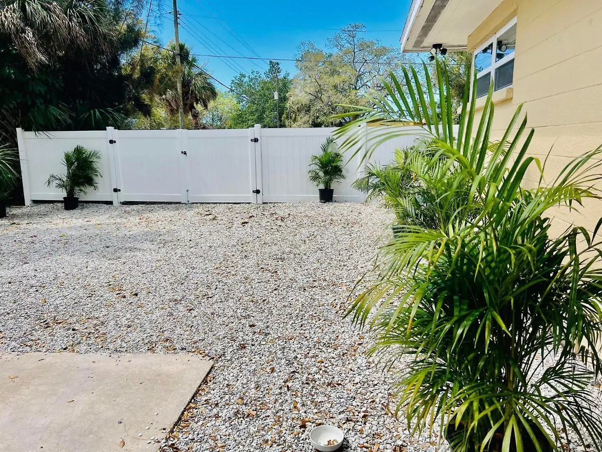 Cute House Near Downtown Holiday home Sarasota