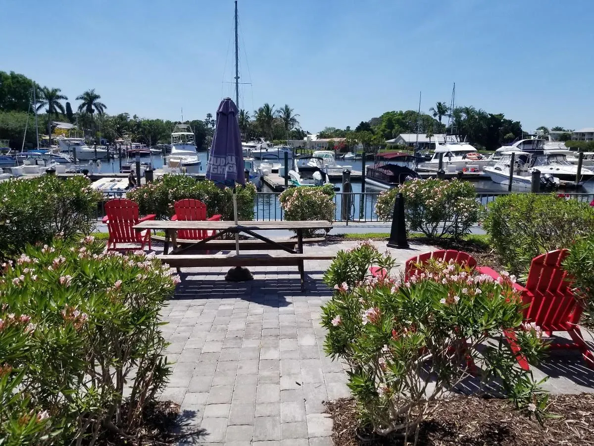 Aparthotel Newly Remodeled Cozy Unit Cay Club Close To Airport, Beaches And Shops *