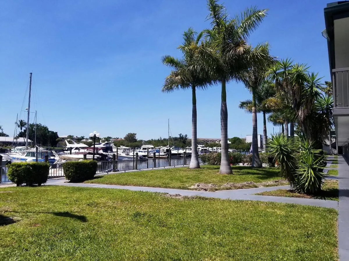 Newly Remodeled Cozy Unit Cay Club Close To Airport, Beaches And Shops