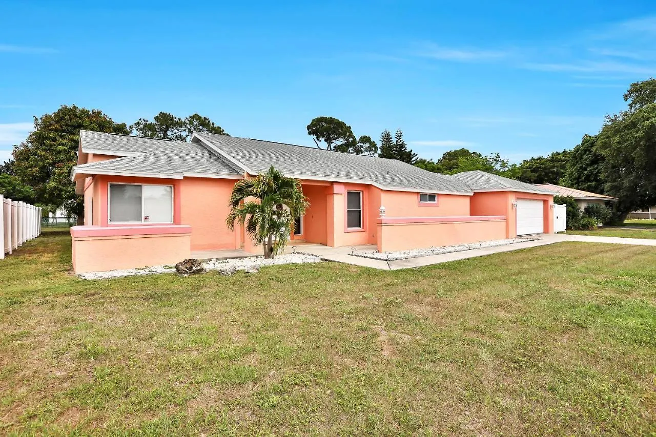 Pink Palace Holiday home