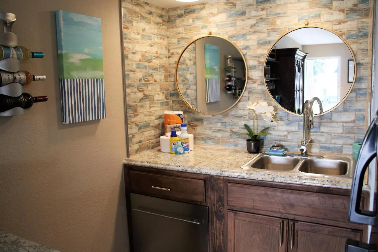 Apartment Bay Mariner - Gorgeous Water Front Condo!