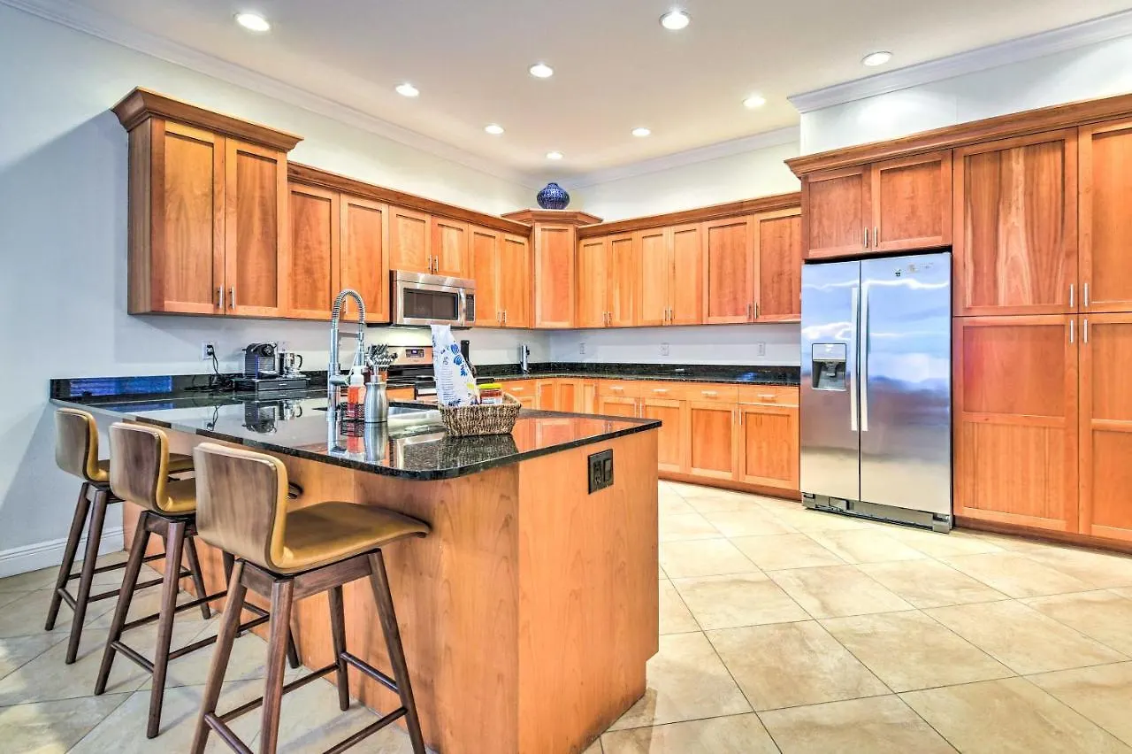 Sunny Abode With Yard About 1 Mi To Dtwn! Sarasota