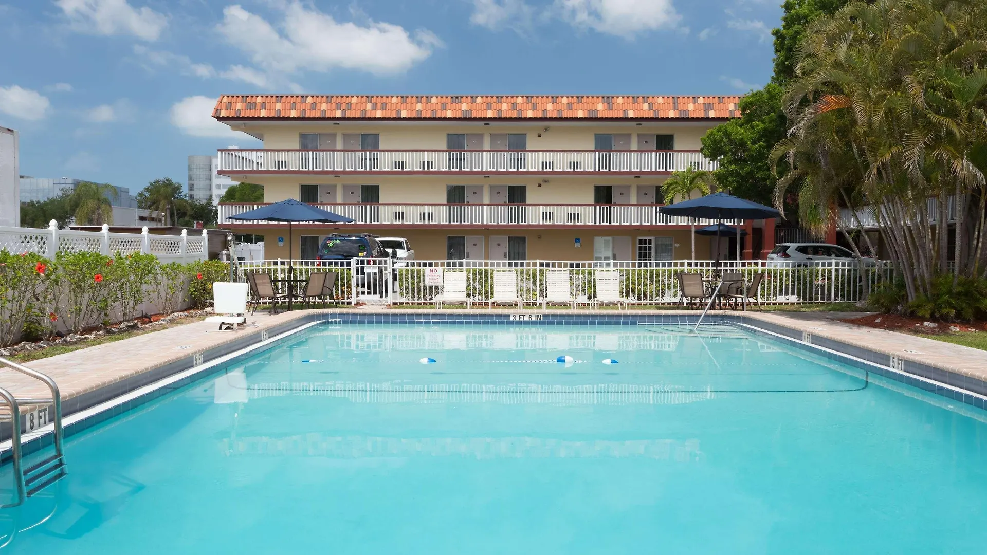 Hotel Baymont By Wyndham Sarasota