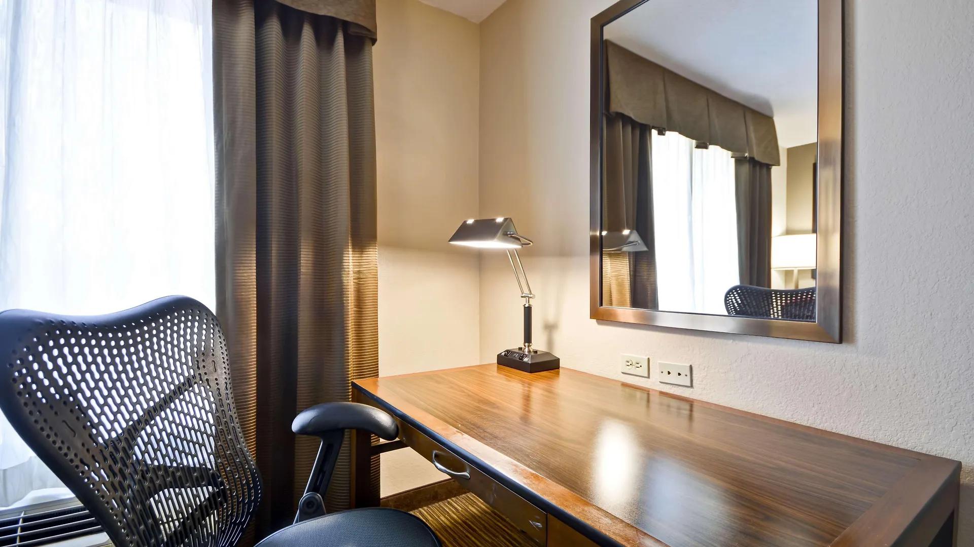 Hilton Garden Sarasota-bradenton Airport 3*