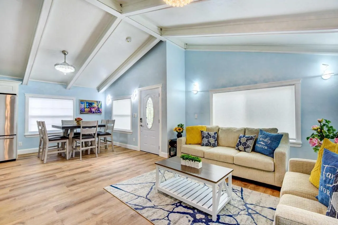 With Screened Porch, Walk To Zoo! * Sarasota