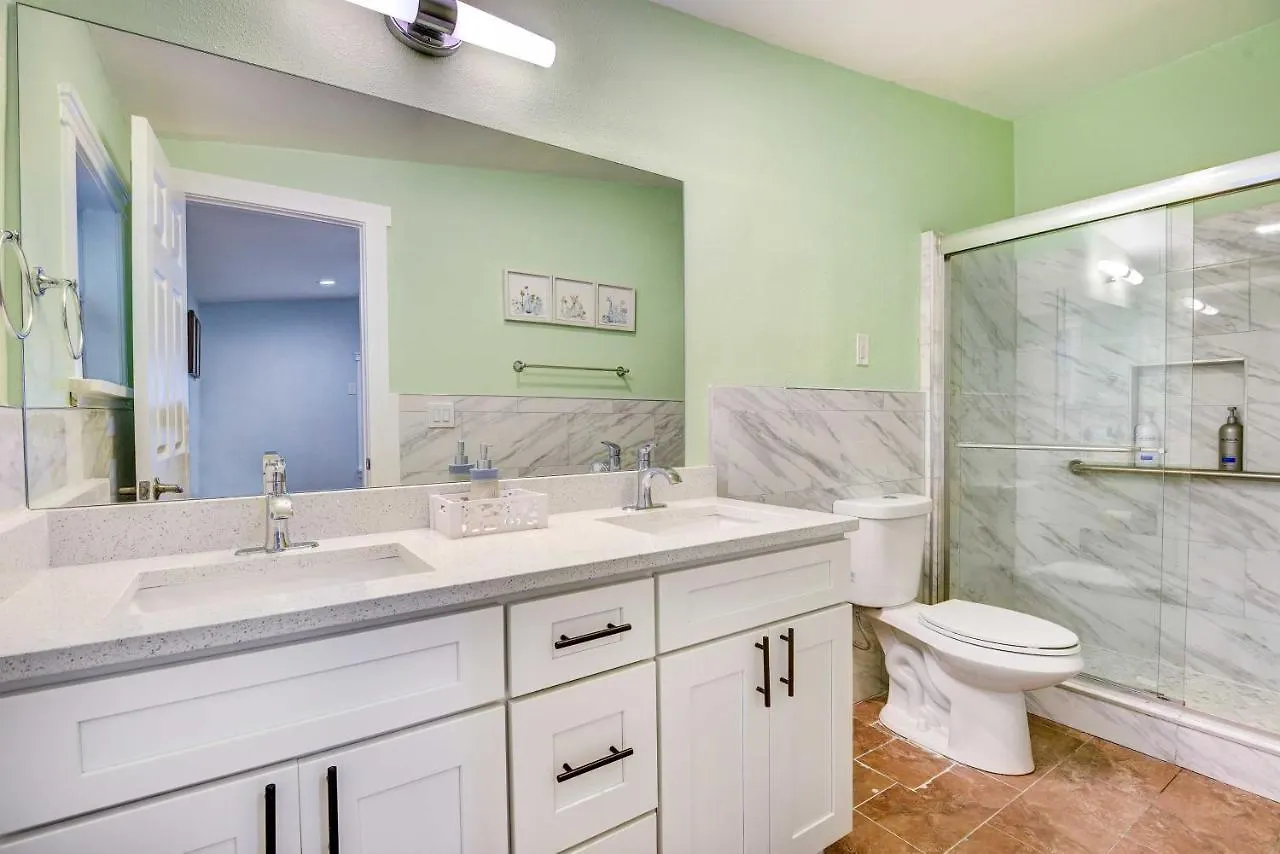 With Screened Porch, Walk To Zoo! * Sarasota