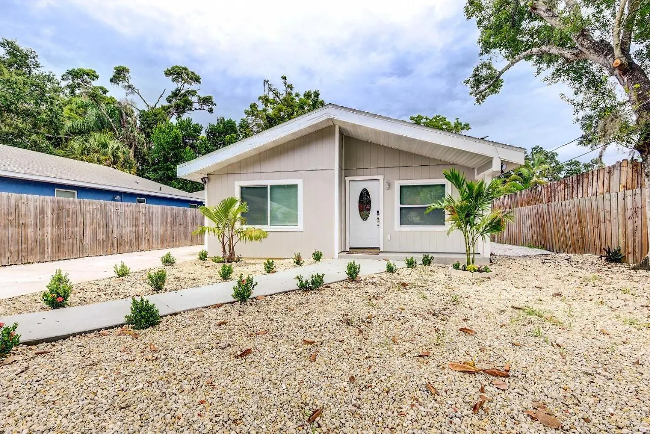 With Screened Porch, Walk To Zoo! * Sarasota