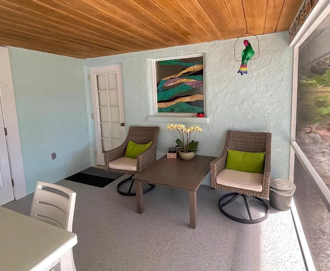 Clematis House Near Arlington Park With Heated Pool Holiday home