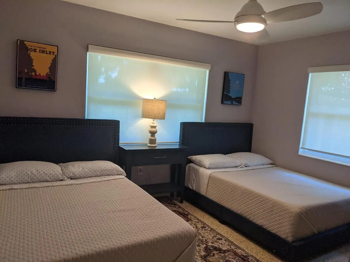 Clematis House Near Arlington Park With Heated Pool