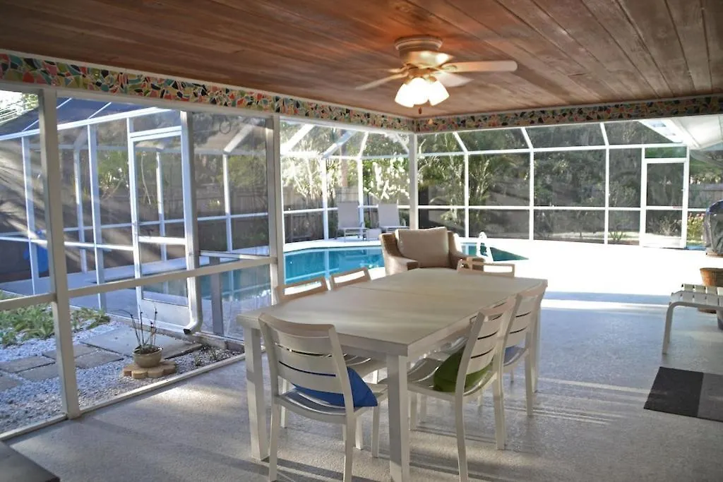 Clematis House Near Arlington Park With Heated Pool Holiday home