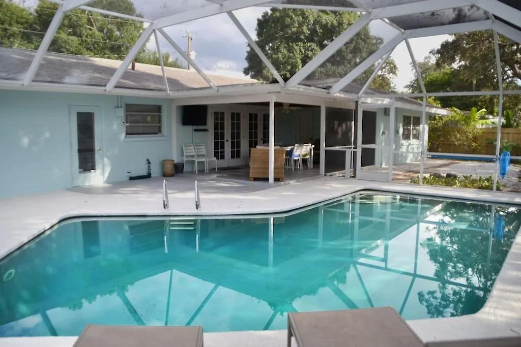 Clematis House Near Arlington Park With Heated Pool *