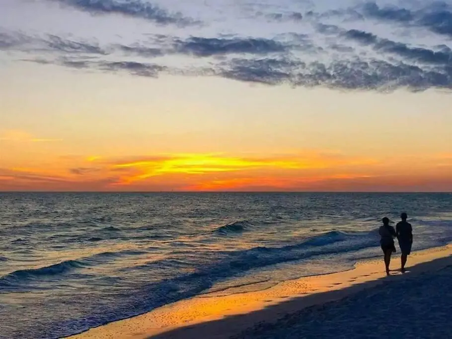 Charming Unit Across From Lido Key Διαμέρισμα
