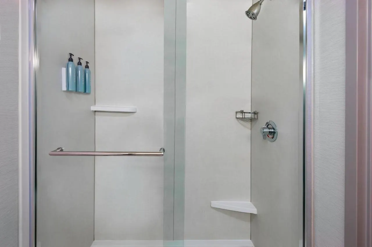 Courtyard By Marriott At Town Center Hotel 3*