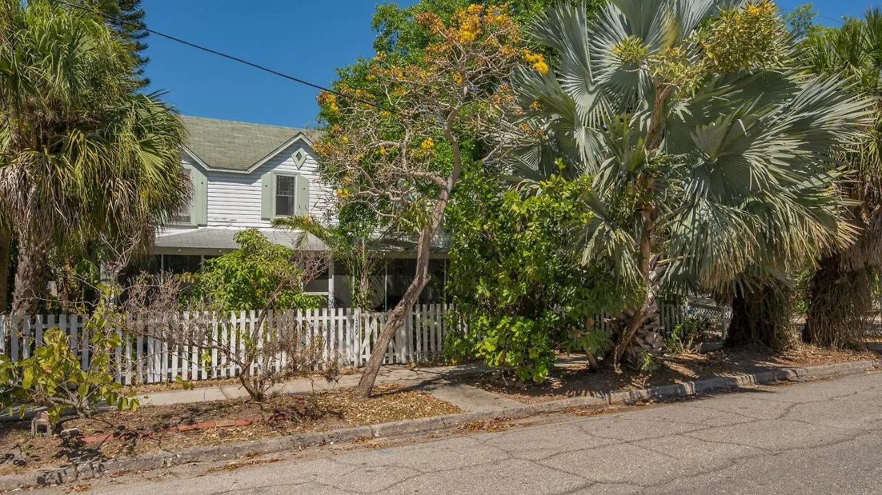 Perfect Downtown Space-walk To Library, Theater Apartment Sarasota