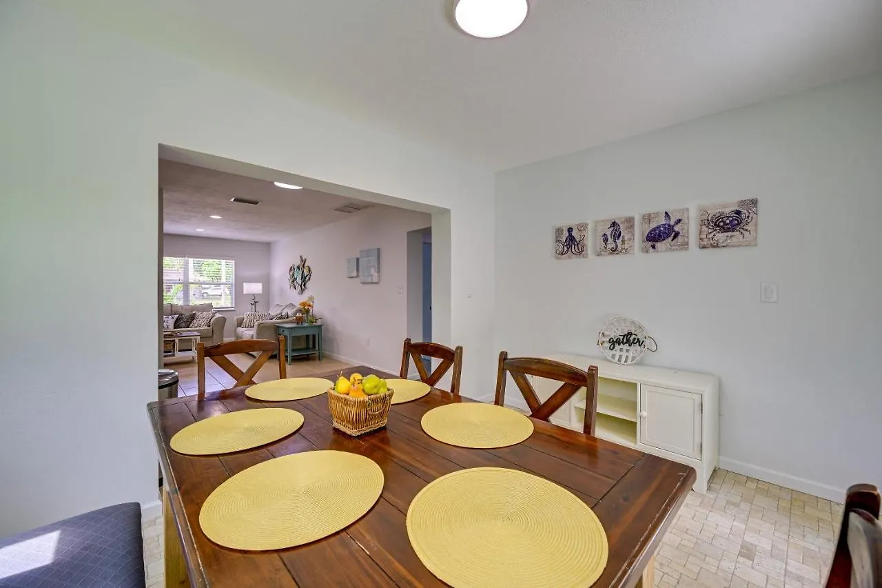 Sunny With Private Yard And Fire Pit! *
