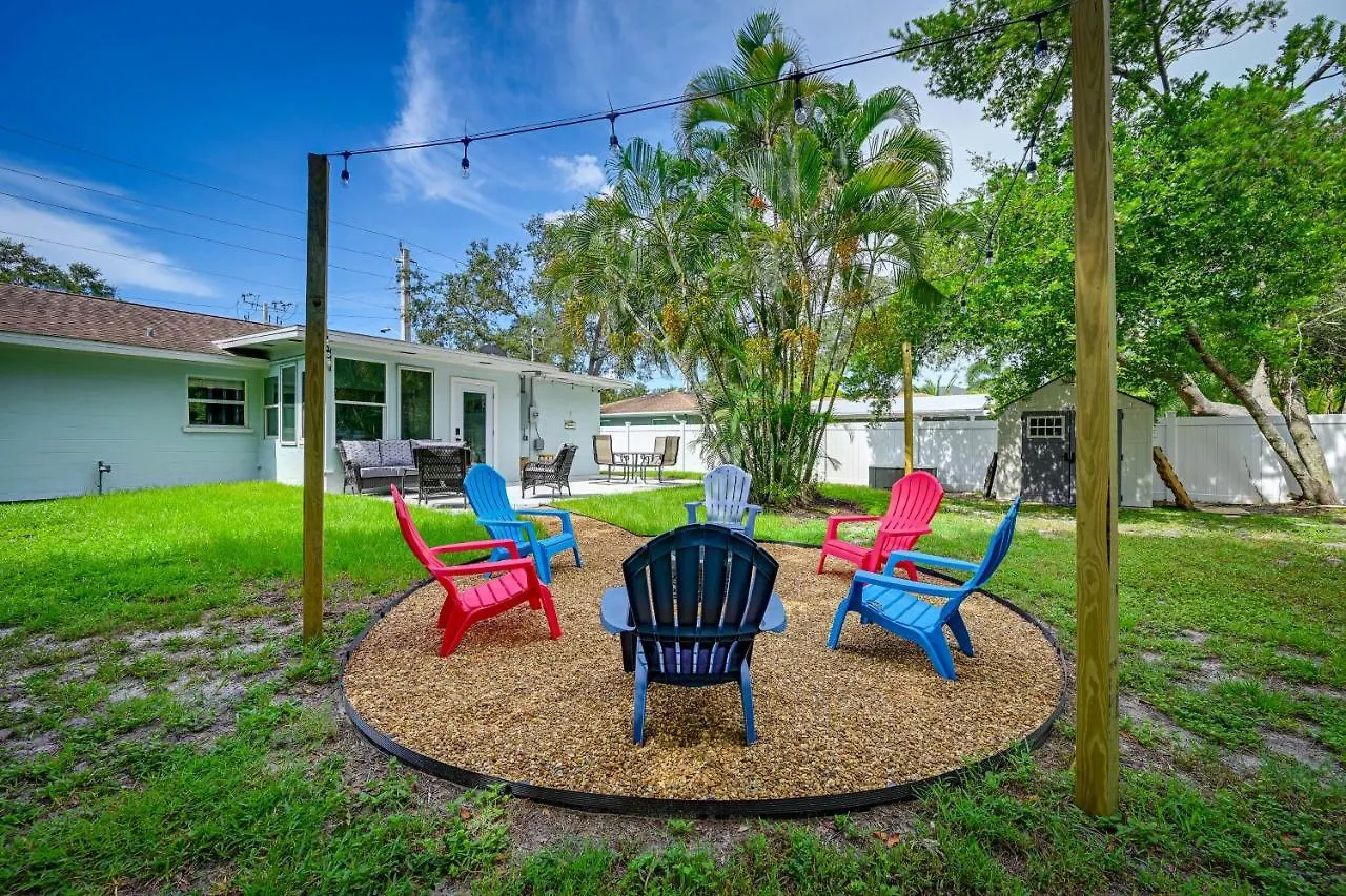 Sunny With Private Yard And Fire Pit! Sarasota