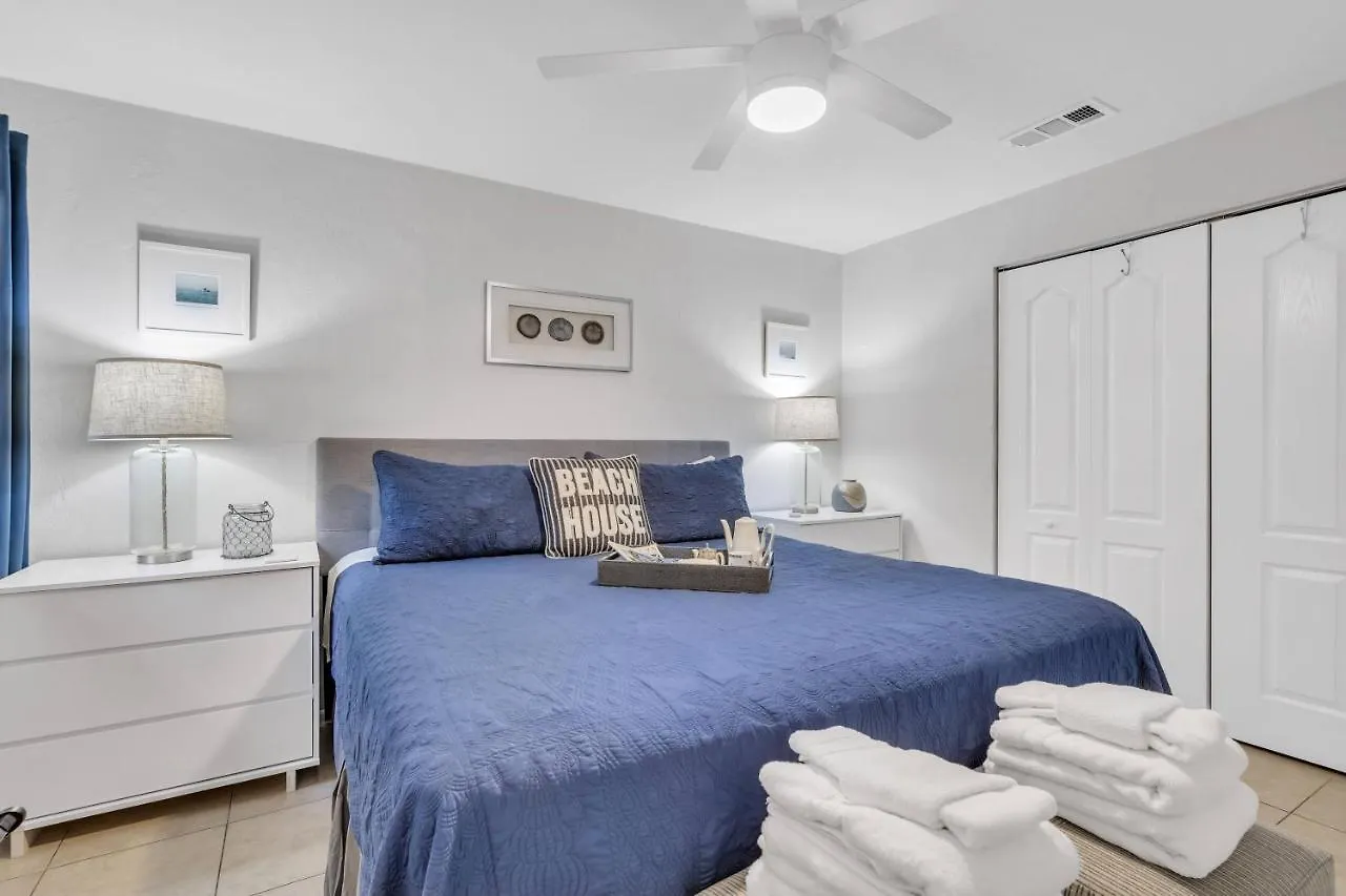 2bed 1bath Minutes To Downtown, Beaches, Restaurants, Theaters And Sarasota