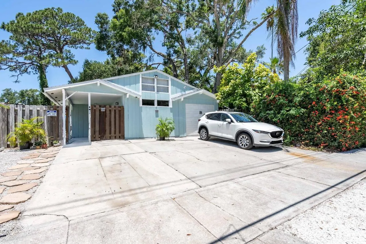 2bed 1bath Minutes To Downtown, Beaches, Restaurants, Theaters And * Sarasota