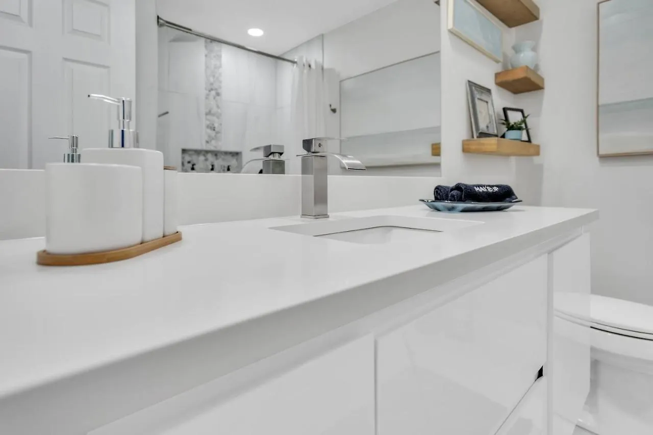 2bed 1bath Minutes To Downtown, Beaches, Restaurants, Theaters And * Sarasota