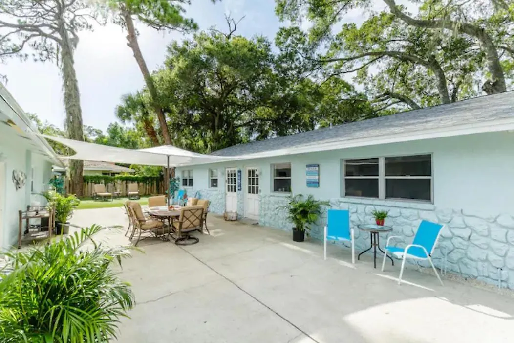 2bed 1bath Minutes To Downtown, Beaches, Restaurants, Theaters And *