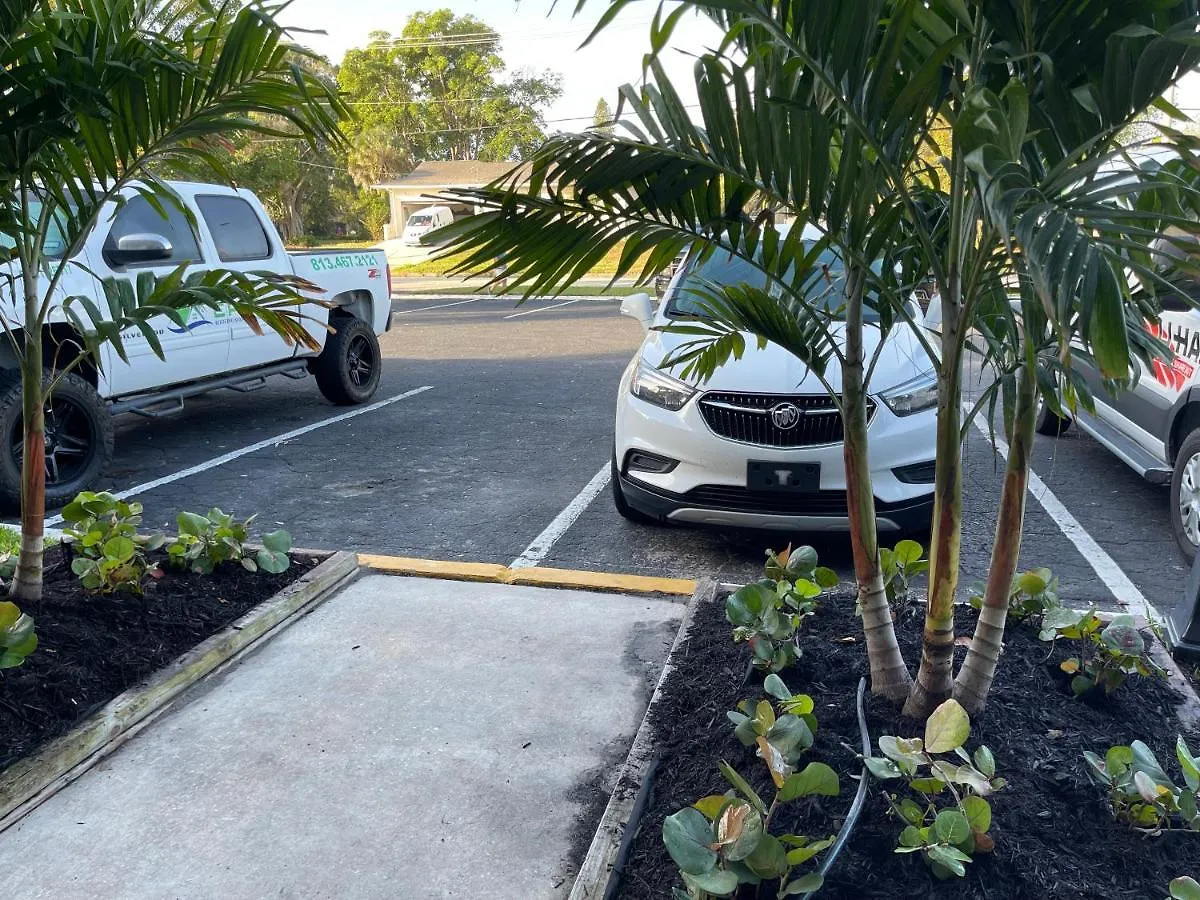 All-new, Ground-floor, Huge Pool, Tiki Bar & Grill * Sarasota