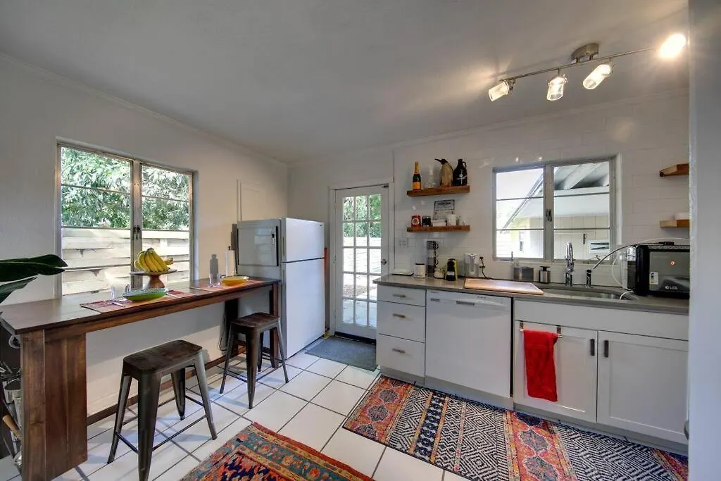 Charming Old Florida 15 Mins From Beaches Holiday home *