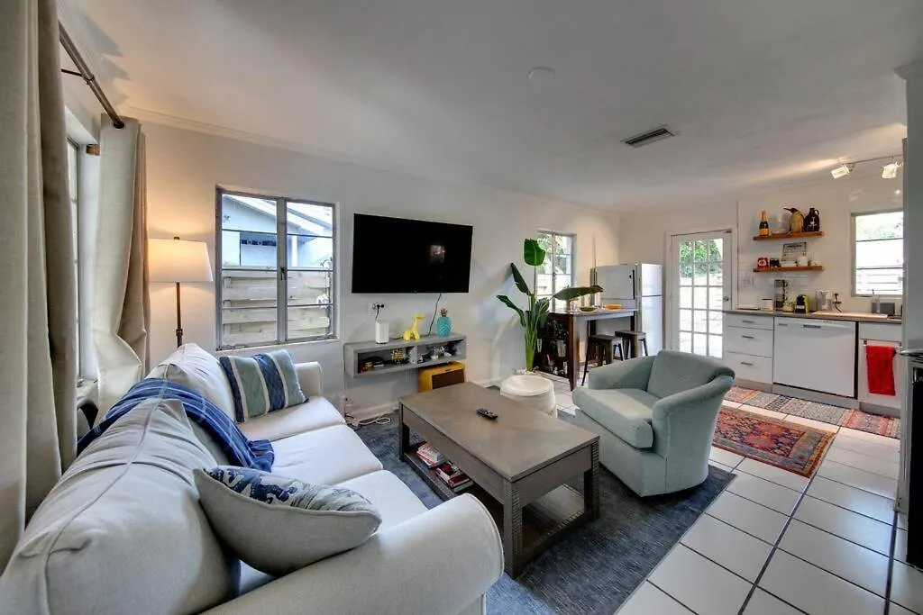Charming Old Florida 15 Mins From Beaches Holiday home Sarasota