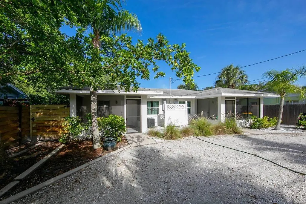 Charming Old Florida 15 Mins From Beaches Holiday home Sarasota