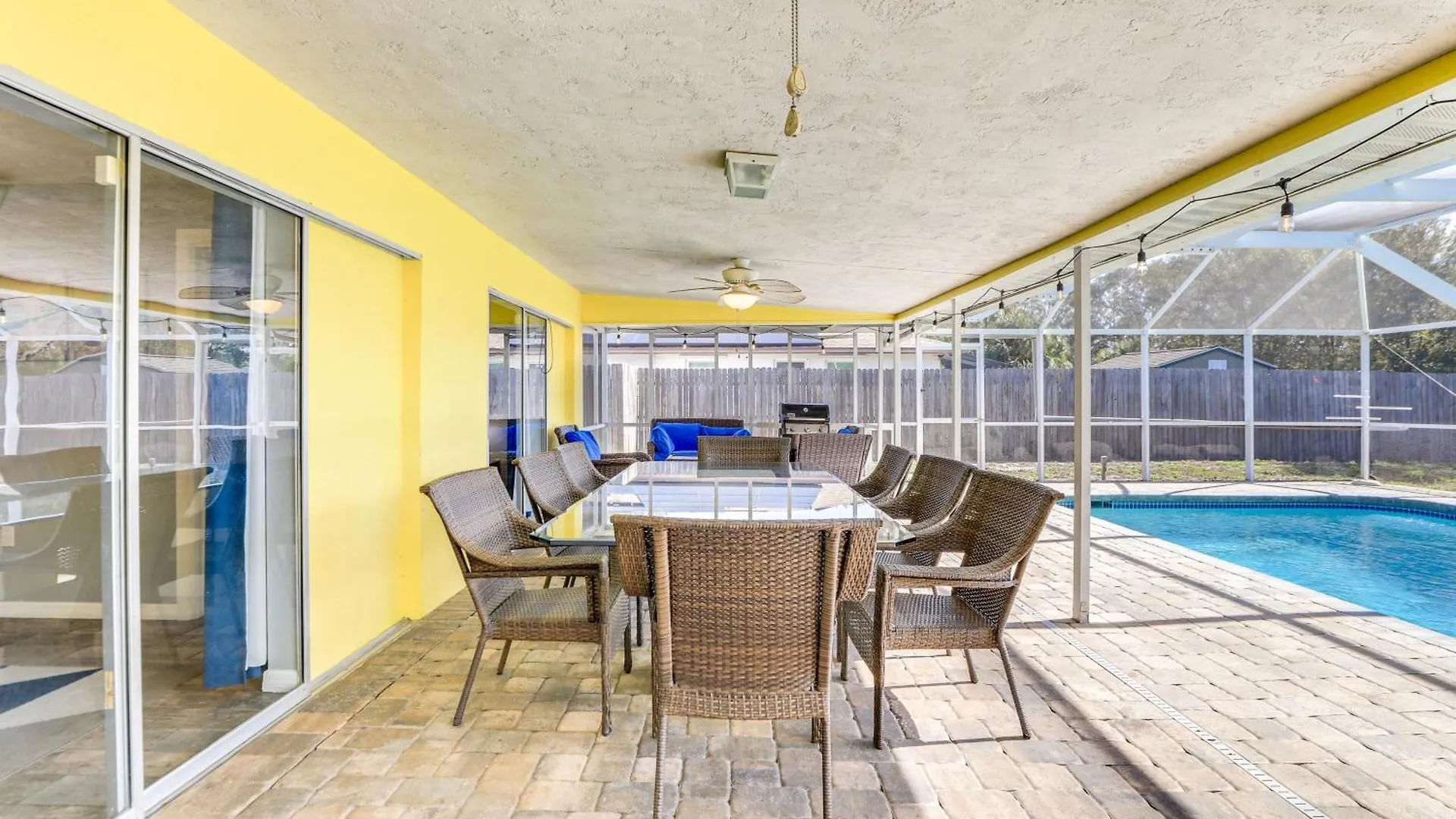 Semesterbostad With Heated Pool 3 Mi To Airport! *