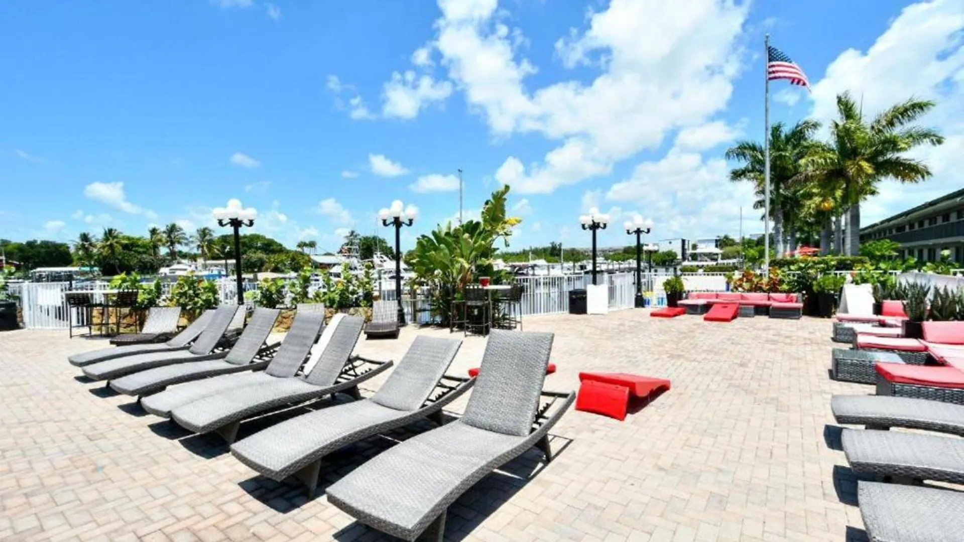 Getaway At The Marina 公寓式酒店 *