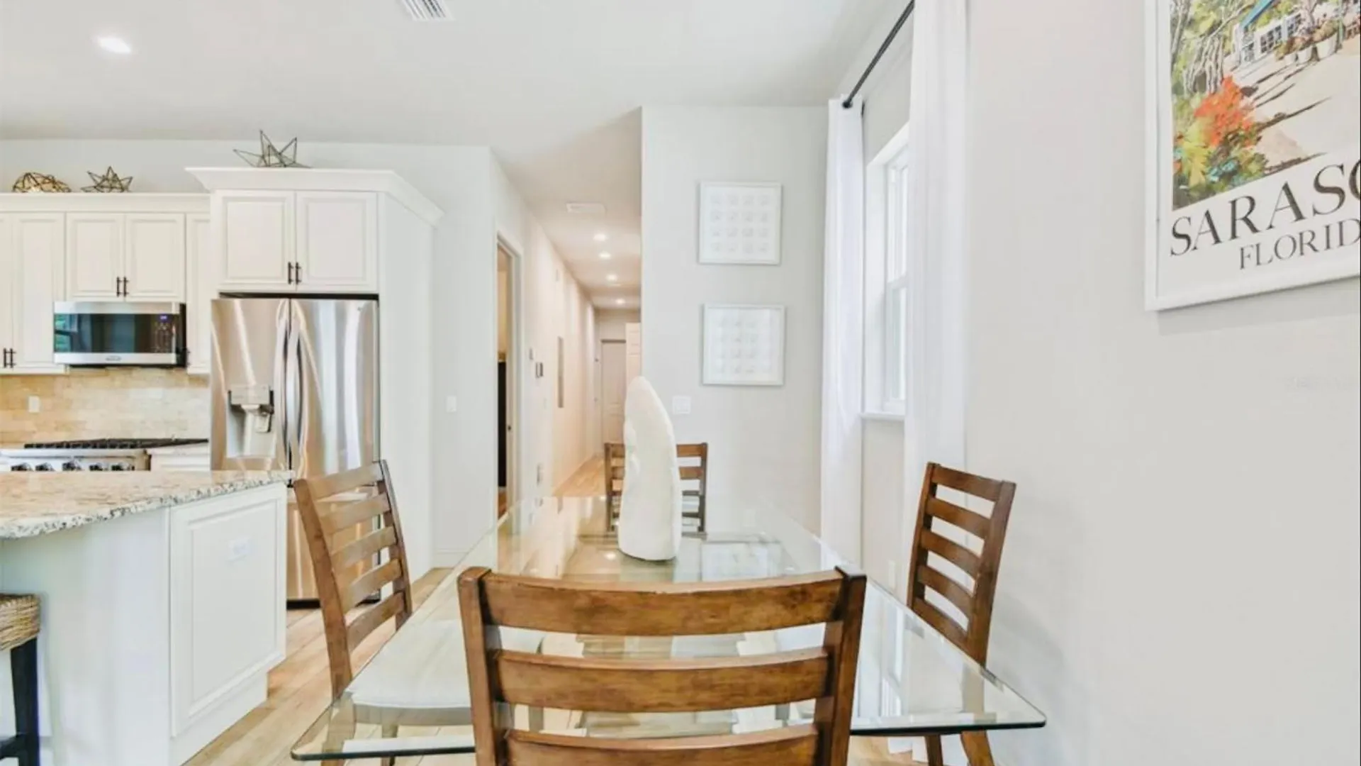 Beach-town Pet-friendly Downtown @ 10 Acre Park-629 *