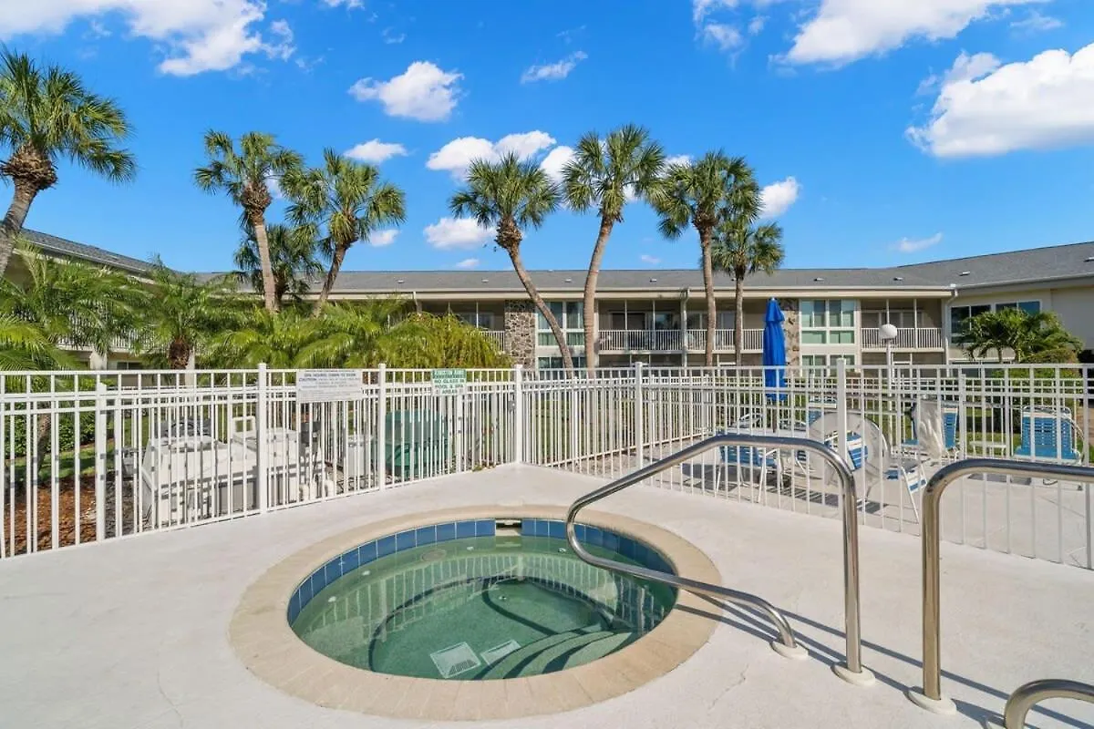 New! Kingston - Newly Renovated With Pool & Hot Tub, Walk To The Beach! 公寓 萨拉索塔