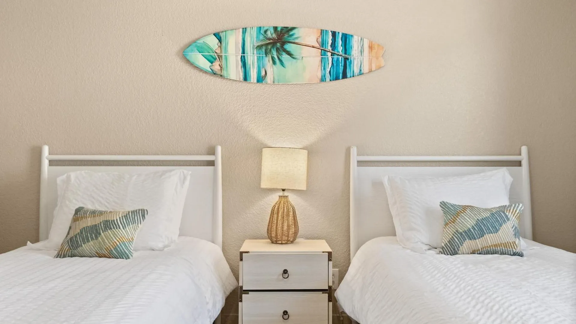 Sunny Days-family Friendly Private Heated Pool *