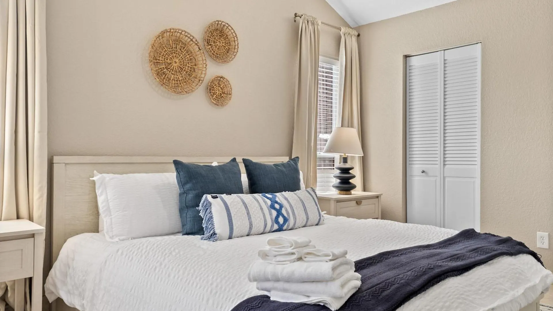 Holiday home Sunny Days-family Friendly Private Heated Pool Sarasota