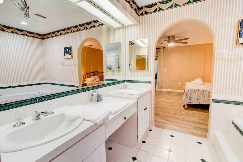 The Palms House Retreat *