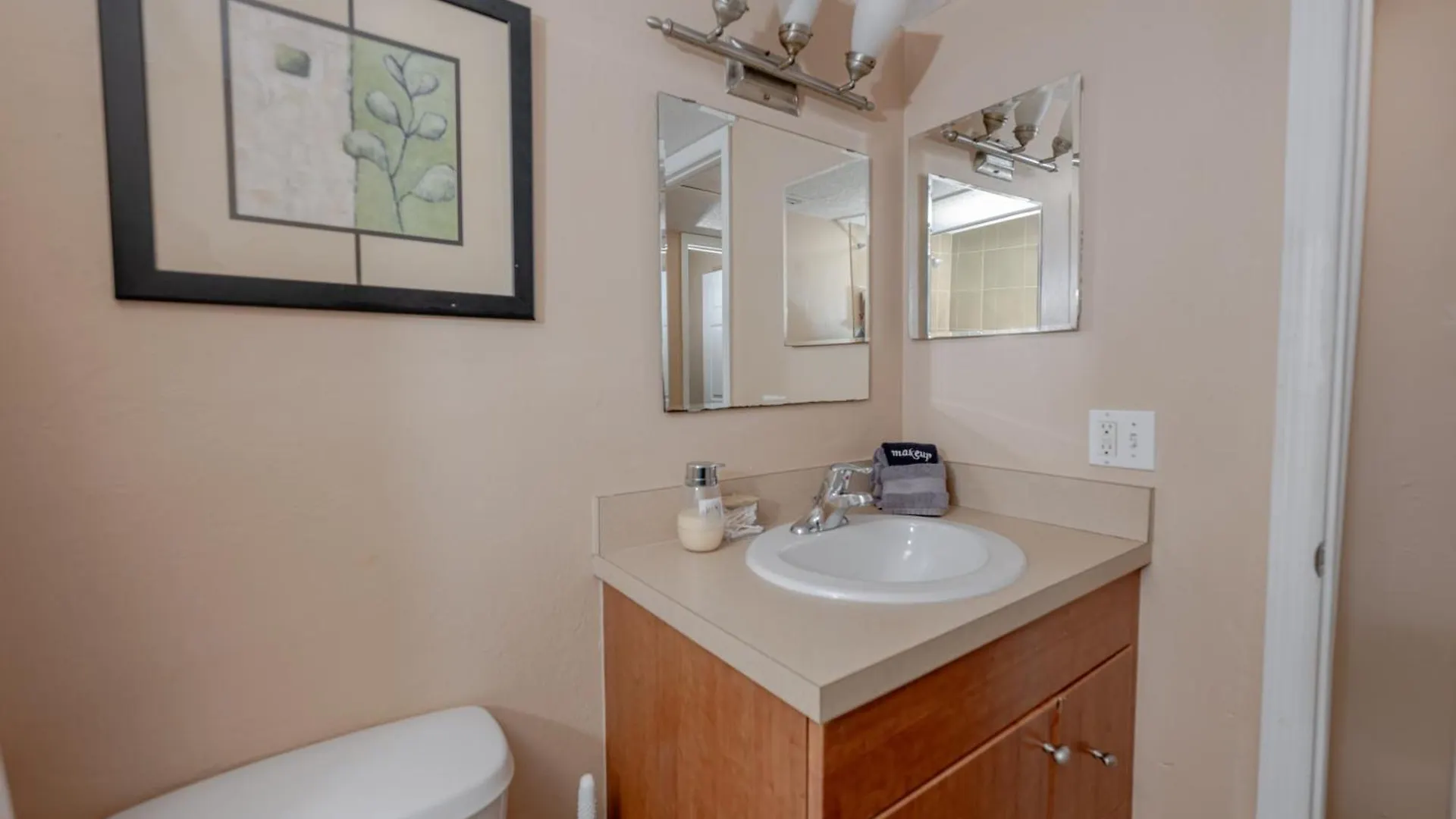 Apartment Urban Healing Haven Downtown Gem *