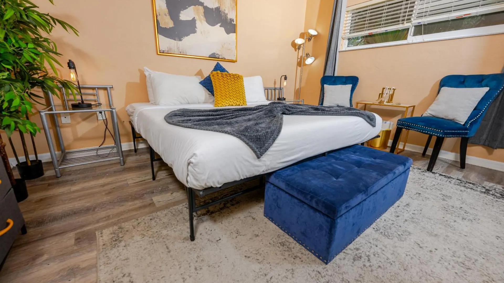 Urban Healing Haven Downtown Gem Apartment Sarasota