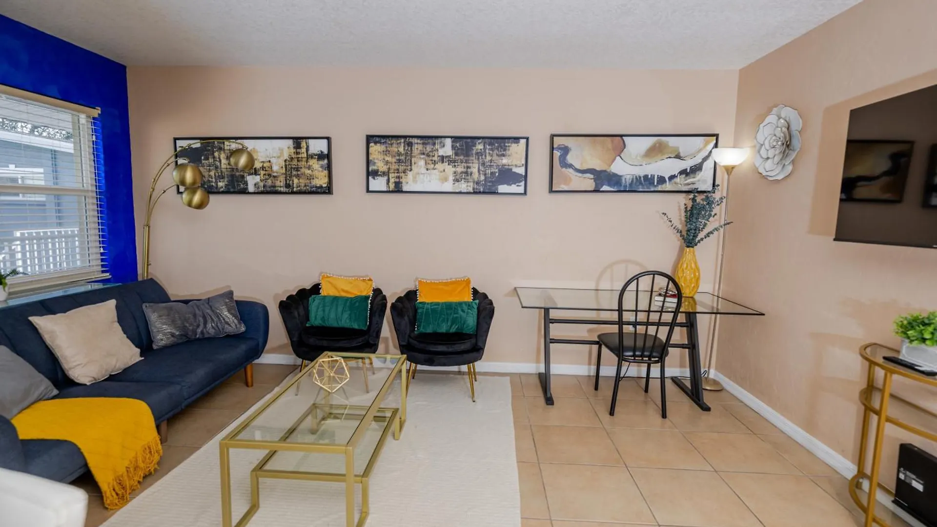 Urban Healing Haven Downtown Gem