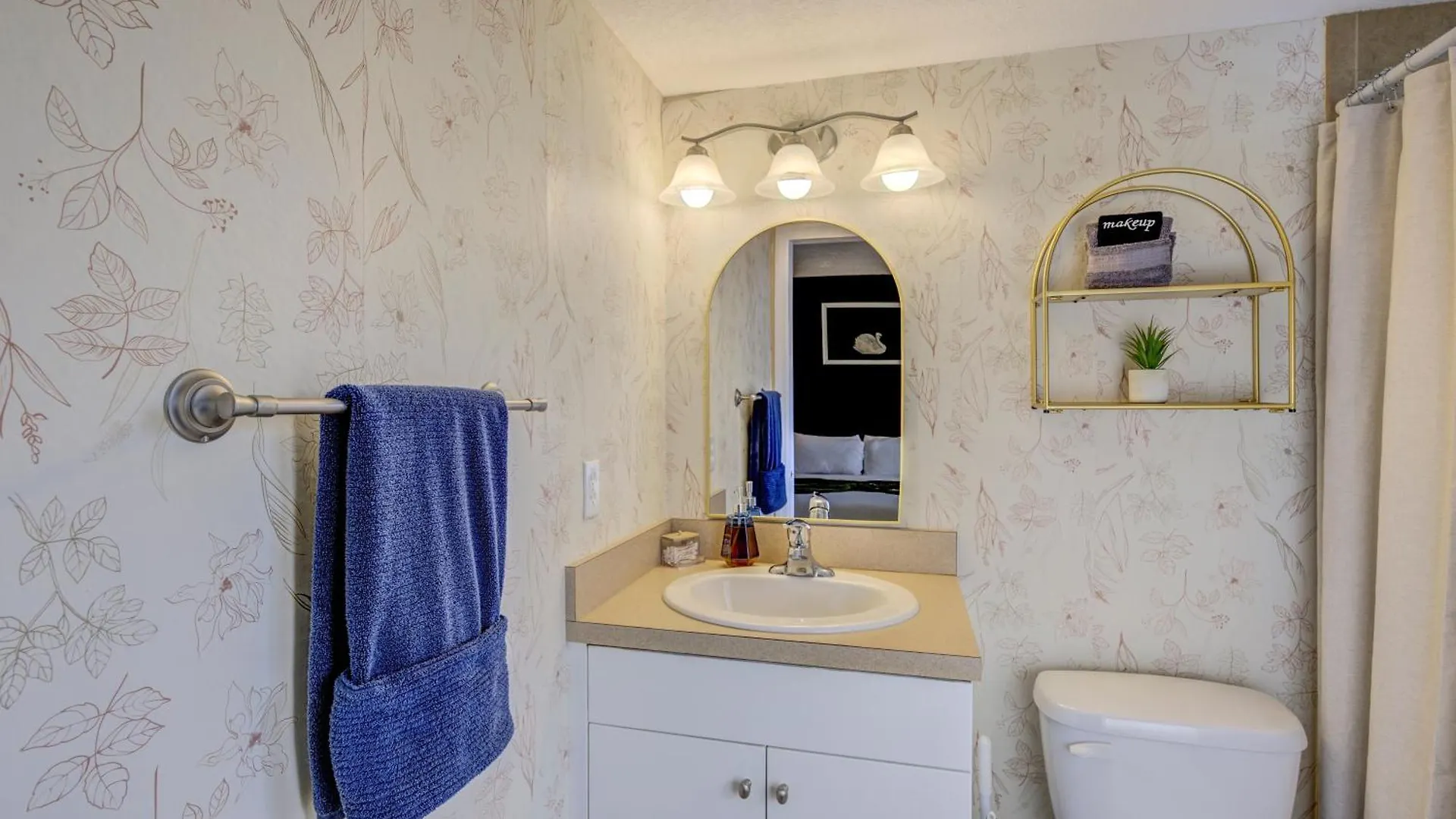 Cozy Retreat Close To Hospital *