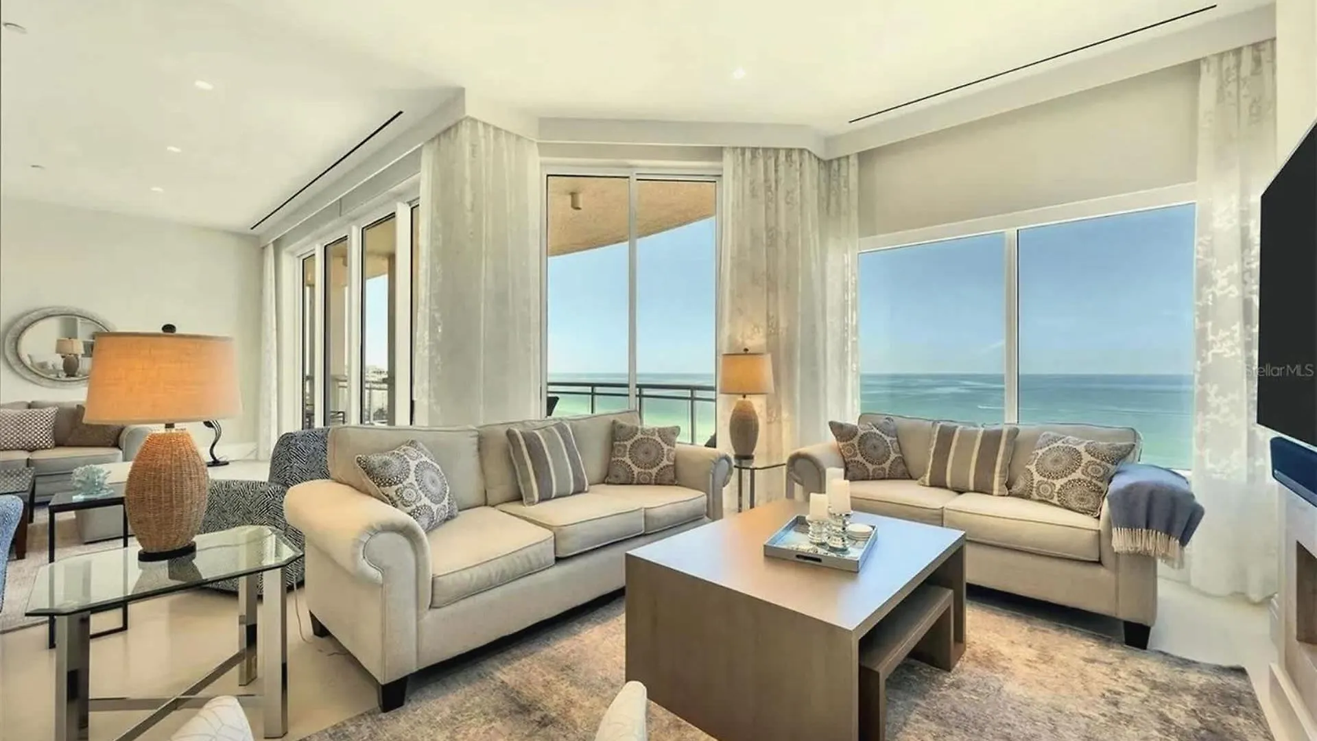 Daire Luxury Spacious 3 Bedroom Beachfront