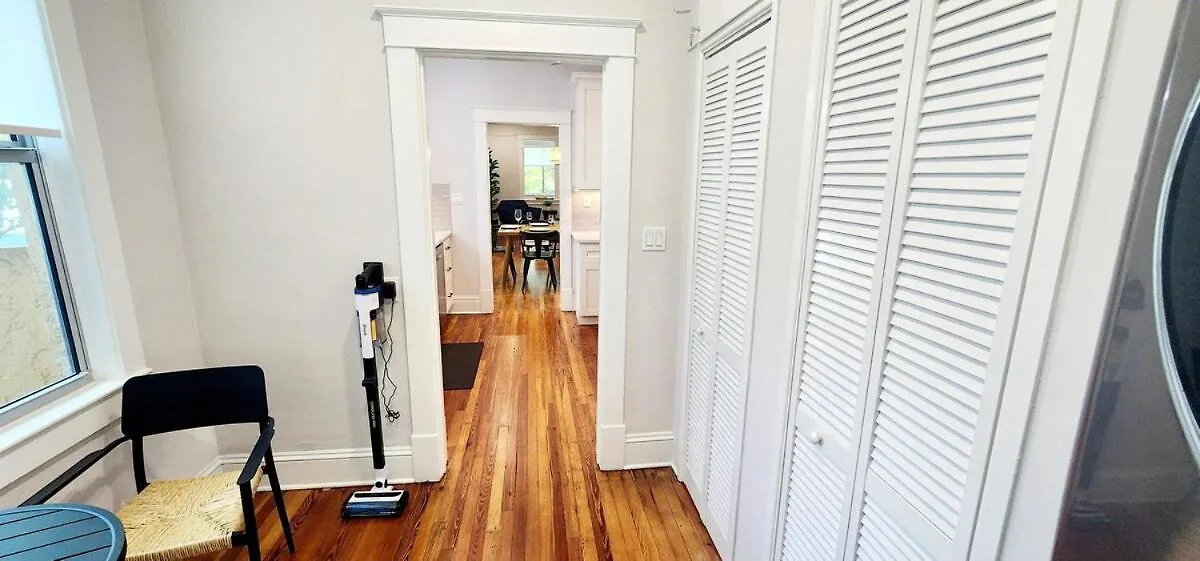 Holiday home Gem In Laurel Park, Newly Remodeled, Near Downtown Sarasota