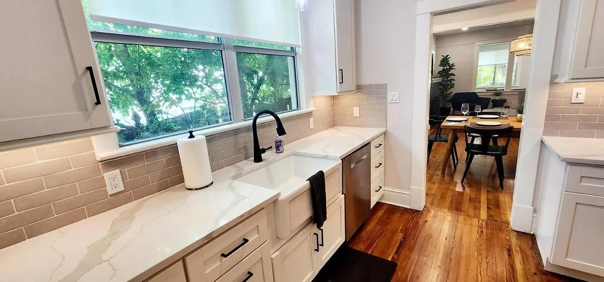 Gem In Laurel Park, Newly Remodeled, Near Downtown Holiday home *