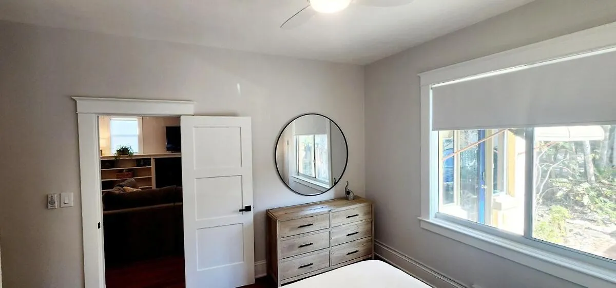 Holiday home Gem In Laurel Park, Newly Remodeled, Near Downtown Sarasota