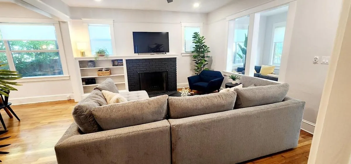 Gem In Laurel Park, Newly Remodeled, Near Downtown Holiday home