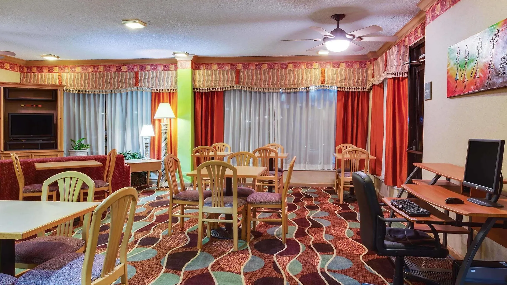 Days By Wyndham Bay Hotel Sarasota