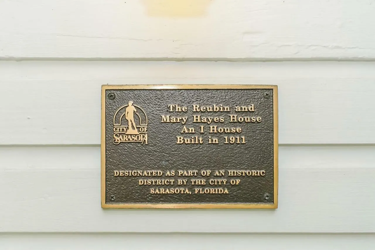 Historic In Downtown, Built In 1911 * Sarasota