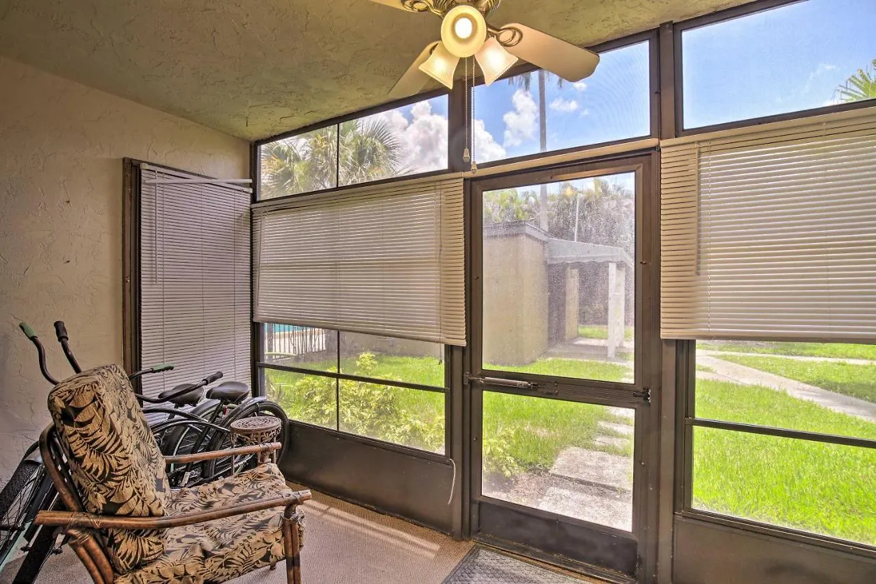 Apartment With Pool Access Less Than 4 Miles To Siesta Key
