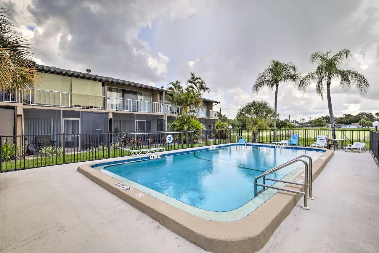 Apartment With Pool Access Less Than 4 Miles To Siesta Key Sarasota